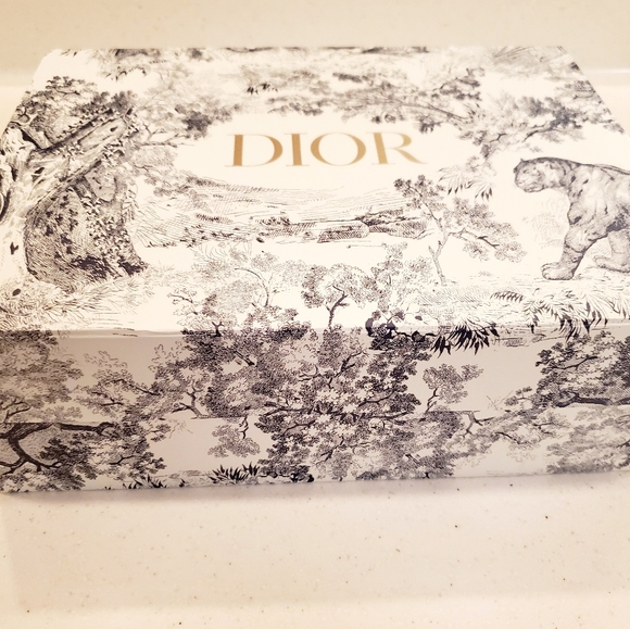 Dior magnetic storage box - Picture 2 of 3